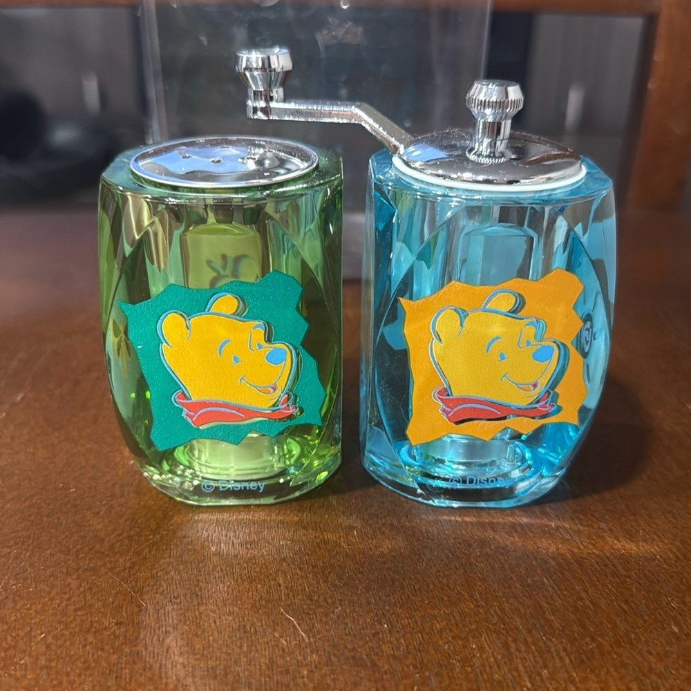 Disney Winnie the Pooh Salt Pepper Grinders‎ Acrylic Green Blue